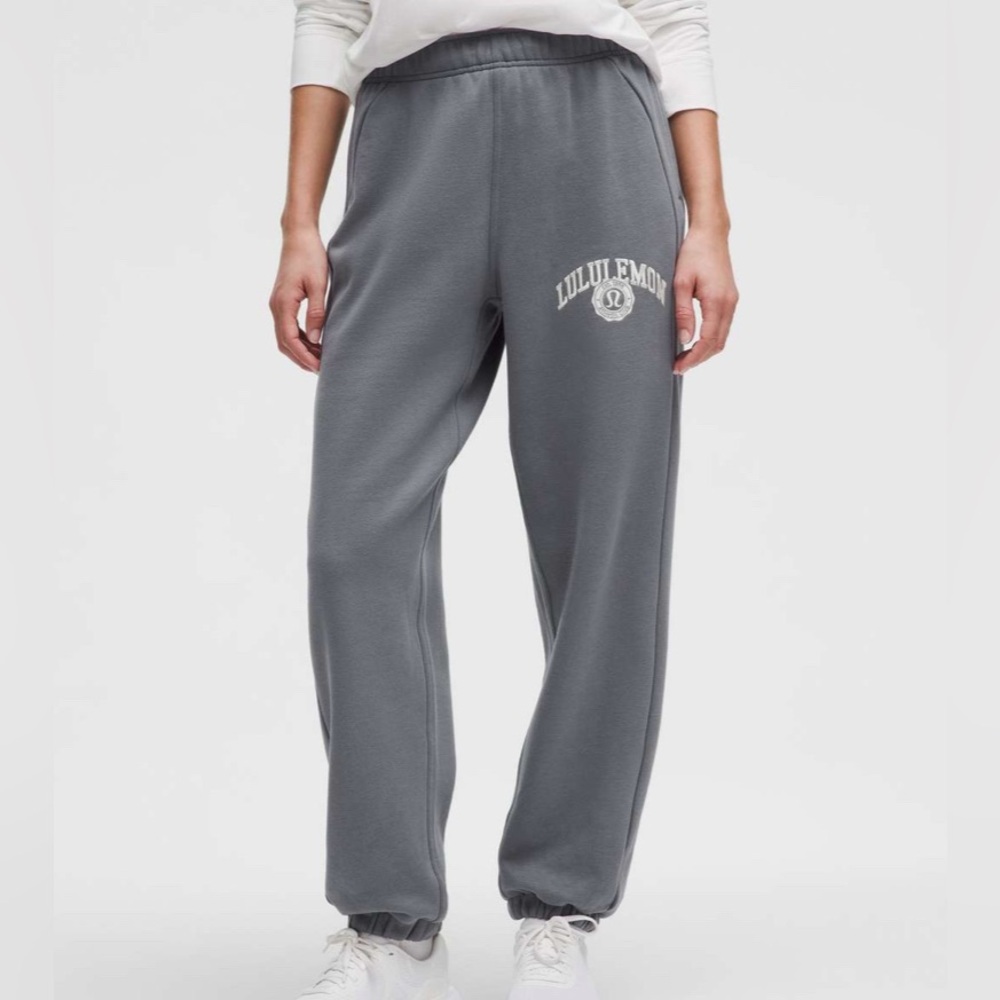 Lululemon Scuba Mid Rise Oversized Jogger Graphic Embroidered NWT Grey Size XL